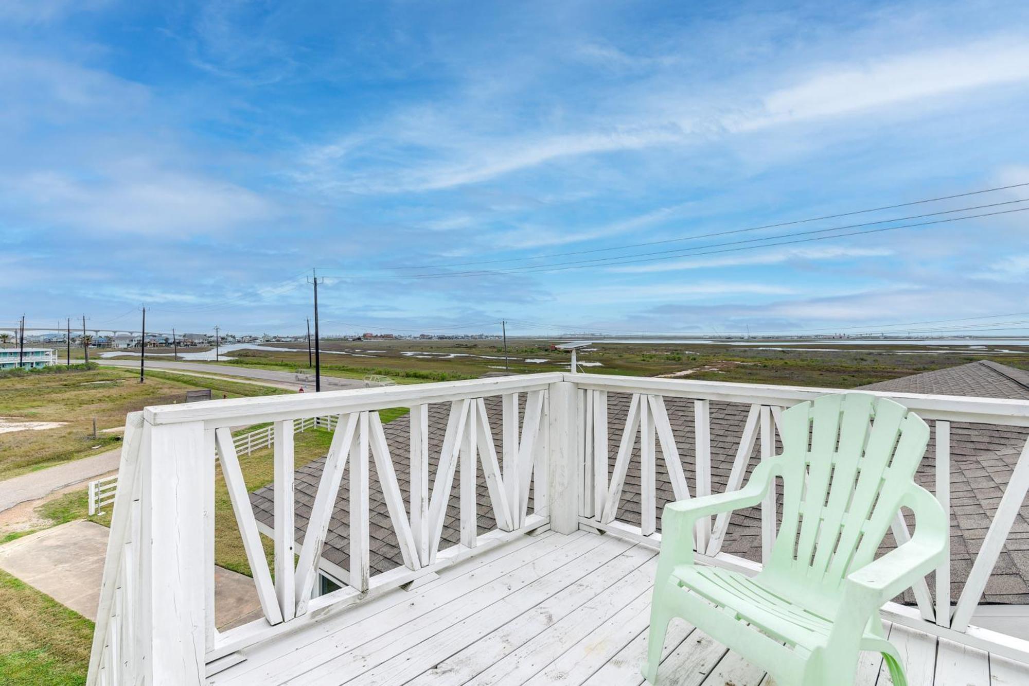 Modern Freeport Home Short Walk To Surfside Beach Exterior photo